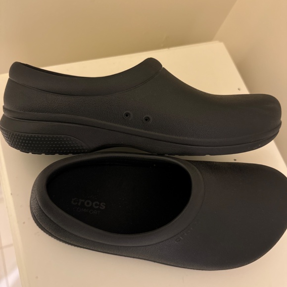Crocs Slip Resistant Clogs - Picture 3 of 4